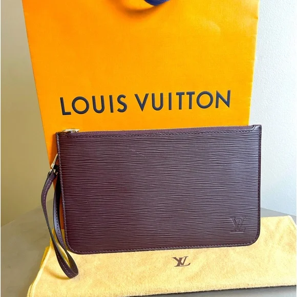 Louis Vuitton Plum Wristlet Clutch - Picture 1 of 12